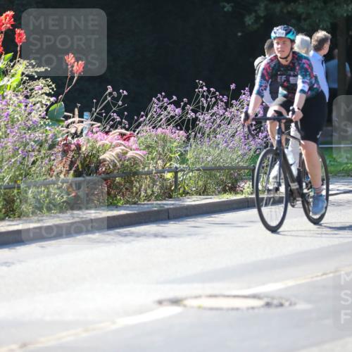 08.09.2024 - Stadtparktriathlon Zöllner http://msf.ph/oto/7023277 08.09.2024 10:39:19 Radfahren 252, 266, 268, 275, 288, 296, 324, 338, 358, 381, 413, 424 meine-sportfotos.de