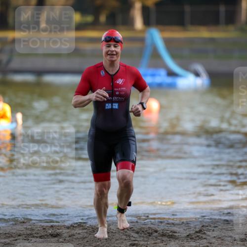 08.09.2024 - Stadtparktriathlon Michael Strokosch http://msf.ph/oto/7023281 08.09.2024 09:10:44 Schwimmen 148 meine-sportfotos.de