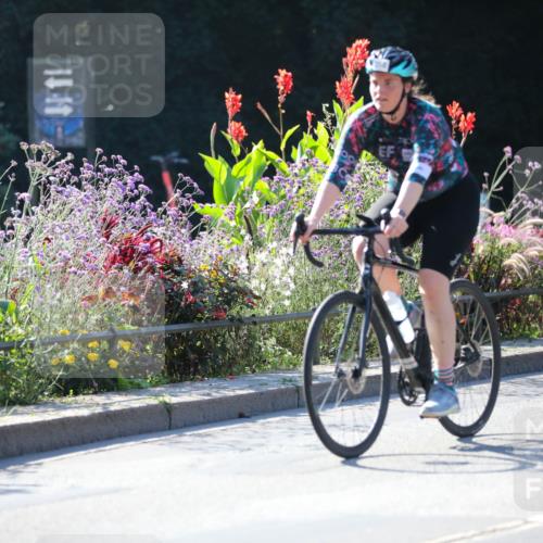 08.09.2024 - Stadtparktriathlon Zöllner http://msf.ph/oto/7023282 08.09.2024 10:39:20 Radfahren 252, 266, 268, 275, 288, 296, 324, 338, 358, 381, 413, 424 meine-sportfotos.de