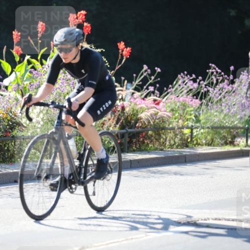08.09.2024 - Stadtparktriathlon Zöllner http://msf.ph/oto/7023299 08.09.2024 10:39:24 Radfahren 275, 281, 288, 296, 298, 324, 338, 358, 367, 381, 405, 413, 424 meine-sportfotos.de