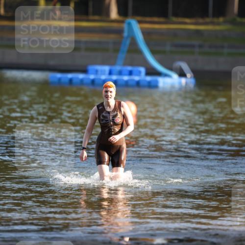 08.09.2024 - Stadtparktriathlon Michael Strokosch http://msf.ph/oto/7023332 08.09.2024 09:10:55 Schwimmen 141 meine-sportfotos.de