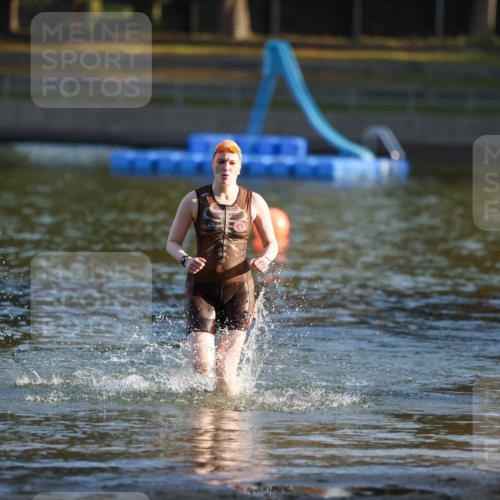 08.09.2024 - Stadtparktriathlon Michael Strokosch http://msf.ph/oto/7023339 08.09.2024 09:10:56 Schwimmen 141 meine-sportfotos.de