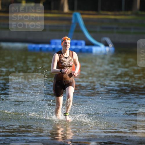 08.09.2024 - Stadtparktriathlon Michael Strokosch http://msf.ph/oto/7023341 08.09.2024 09:10:57 Schwimmen 141 meine-sportfotos.de