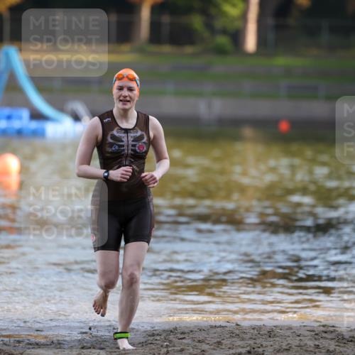 08.09.2024 - Stadtparktriathlon Michael Strokosch http://msf.ph/oto/7023368 08.09.2024 09:10:59 Schwimmen 141 meine-sportfotos.de