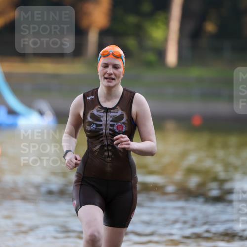 08.09.2024 - Stadtparktriathlon Michael Strokosch http://msf.ph/oto/7023384 08.09.2024 09:11:01 Schwimmen 141 meine-sportfotos.de