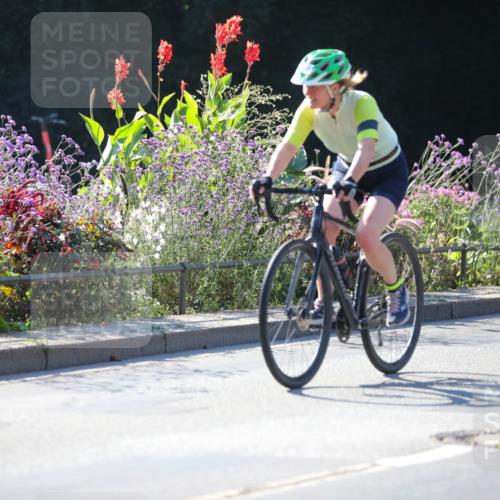 08.09.2024 - Stadtparktriathlon Zöllner http://msf.ph/oto/7023390 08.09.2024 10:39:35 Radfahren 278, 281, 298, 366, 367, 372, 405 meine-sportfotos.de