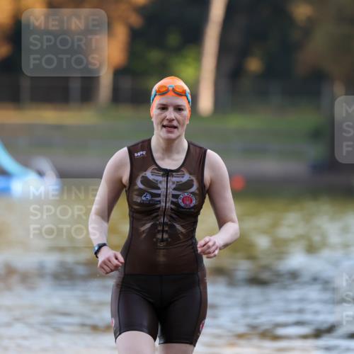 08.09.2024 - Stadtparktriathlon Michael Strokosch http://msf.ph/oto/7023394 08.09.2024 09:11:01 Schwimmen 141 meine-sportfotos.de