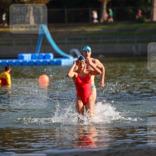 08.09.2024 - Stadtparktriathlon Michael Strokosch http://msf.ph/oto/7023427 08.09.2024 09:44:41 Schwimmen 201, 221, 234 meine-sportfotos.de