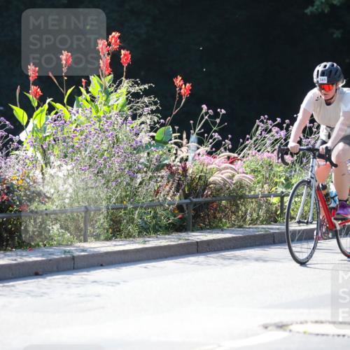 08.09.2024 - Stadtparktriathlon Zöllner http://msf.ph/oto/7023477 08.09.2024 10:39:50 Radfahren 271, 280, 292, 345, 376, 416, 417, 425 meine-sportfotos.de