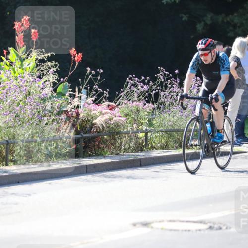 08.09.2024 - Stadtparktriathlon Zöllner http://msf.ph/oto/7023494 08.09.2024 10:39:52 Radfahren 271, 280, 345, 376, 416, 417, 425 meine-sportfotos.de