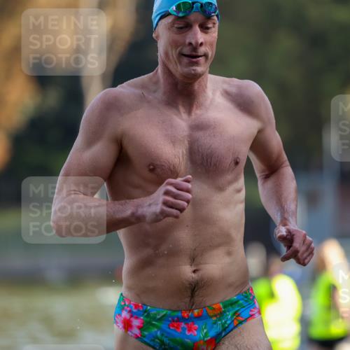 08.09.2024 - Stadtparktriathlon Michael Strokosch http://msf.ph/oto/7023515 08.09.2024 09:44:48 Schwimmen 201, 234 meine-sportfotos.de