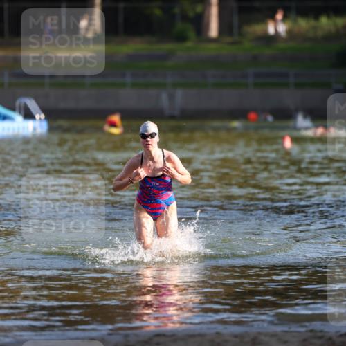 08.09.2024 - Stadtparktriathlon Michael Strokosch http://msf.ph/oto/7023522 08.09.2024 09:45:17 Schwimmen 184 meine-sportfotos.de