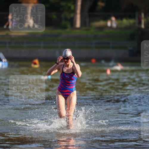 08.09.2024 - Stadtparktriathlon Michael Strokosch http://msf.ph/oto/7023534 08.09.2024 09:45:18 Schwimmen 184 meine-sportfotos.de