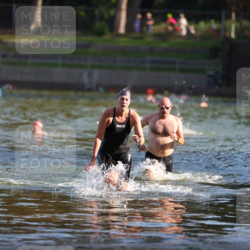08.09.2024 - Stadtparktriathlon Michael Strokosch http://msf.ph/oto/7023610 08.09.2024 09:46:21 Schwimmen 250, 256 meine-sportfotos.de