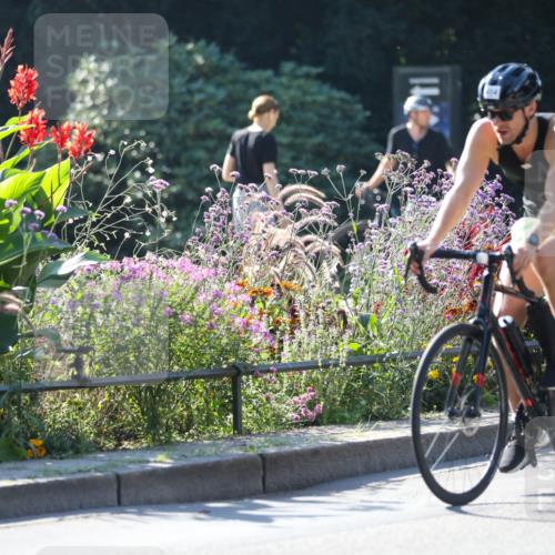 08.09.2024 - Stadtparktriathlon Zöllner http://msf.ph/oto/7023615 08.09.2024 10:40:19 Radfahren 412, 439, 454 meine-sportfotos.de
