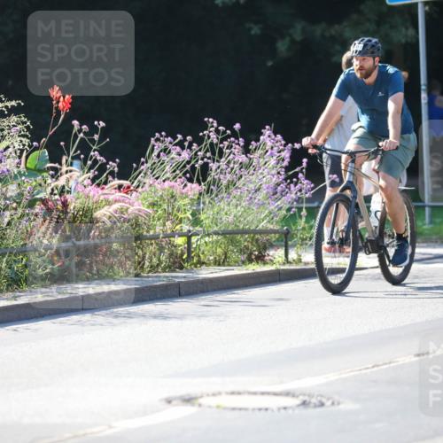 08.09.2024 - Stadtparktriathlon Zöllner http://msf.ph/oto/7023620 08.09.2024 10:40:22 Radfahren 412, 439, 454 meine-sportfotos.de