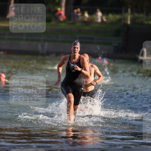 08.09.2024 - Stadtparktriathlon Michael Strokosch http://msf.ph/oto/7023623 08.09.2024 09:46:22 Schwimmen 250, 256 meine-sportfotos.de