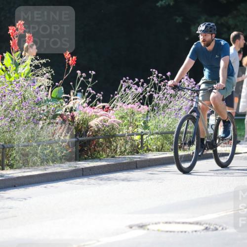 08.09.2024 - Stadtparktriathlon Zöllner http://msf.ph/oto/7023625 08.09.2024 10:40:22 Radfahren 412, 439, 454 meine-sportfotos.de