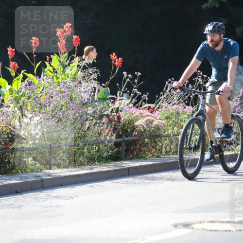 08.09.2024 - Stadtparktriathlon Zöllner http://msf.ph/oto/7023630 08.09.2024 10:40:22 Radfahren 412, 439, 454 meine-sportfotos.de