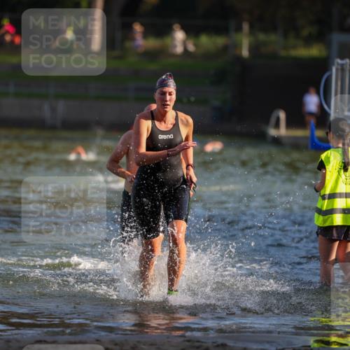 08.09.2024 - Stadtparktriathlon Michael Strokosch http://msf.ph/oto/7023639 08.09.2024 09:46:23 Schwimmen 250, 256 meine-sportfotos.de