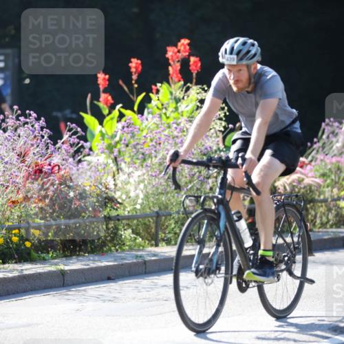 08.09.2024 - Stadtparktriathlon Zöllner http://msf.ph/oto/7023640 08.09.2024 10:40:23 Radfahren 393, 412, 439, 446 meine-sportfotos.de