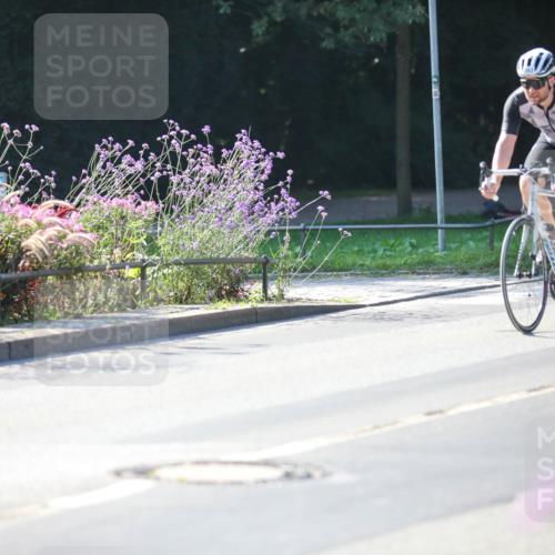 08.09.2024 - Stadtparktriathlon Zöllner http://msf.ph/oto/7023647 08.09.2024 10:40:33 Radfahren 393, 432, 442, 446 meine-sportfotos.de