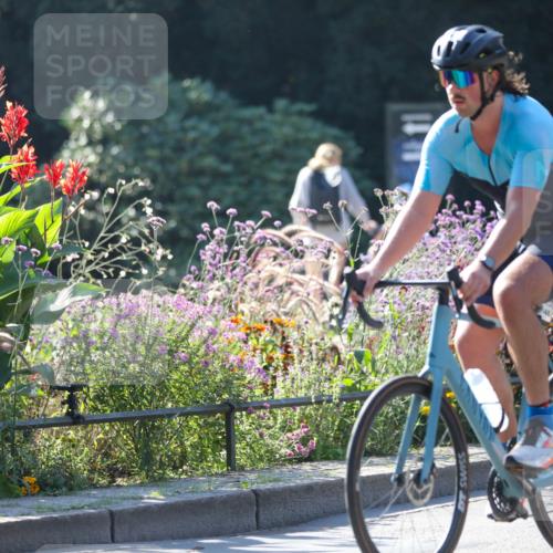 08.09.2024 - Stadtparktriathlon Zöllner http://msf.ph/oto/7023667 08.09.2024 10:40:34 Radfahren 354, 385, 393, 432, 442, 446 meine-sportfotos.de