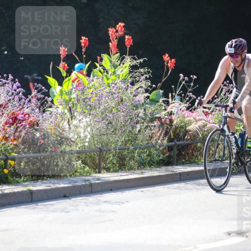 08.09.2024 - Stadtparktriathlon Zöllner http://msf.ph/oto/7023685 08.09.2024 10:40:41 Radfahren 263, 335, 354, 385, 394, 432, 442 meine-sportfotos.de