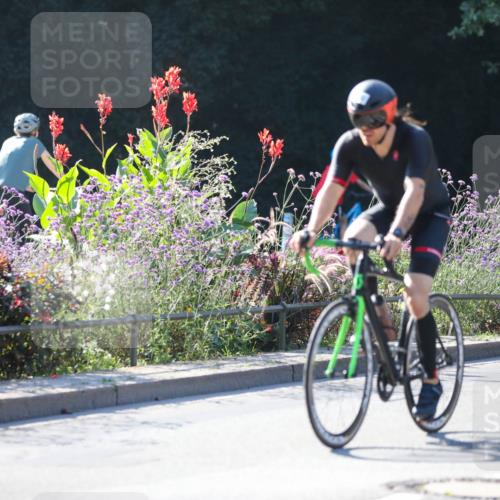 08.09.2024 - Stadtparktriathlon Zöllner http://msf.ph/oto/7023698 08.09.2024 10:40:42 Radfahren 263, 335, 354, 385, 394, 432, 442 meine-sportfotos.de