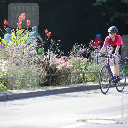 08.09.2024 - Stadtparktriathlon Zöllner http://msf.ph/oto/7023704 08.09.2024 10:40:43 Radfahren 263, 265, 335, 354, 385, 394, 432, 442 meine-sportfotos.de