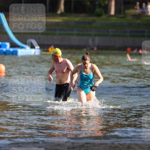 08.09.2024 - Stadtparktriathlon Michael Strokosch http://msf.ph/oto/7023719 08.09.2024 09:46:44 Schwimmen 204, 211 meine-sportfotos.de