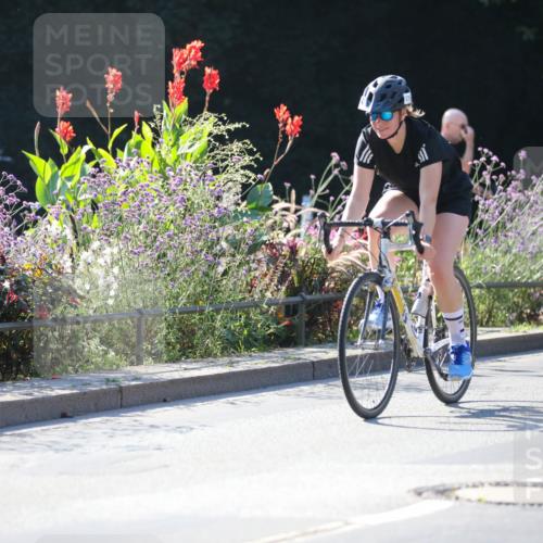 08.09.2024 - Stadtparktriathlon Zöllner http://msf.ph/oto/7023730 08.09.2024 10:40:48 Radfahren 263, 265, 302, 335, 354, 385, 394 meine-sportfotos.de