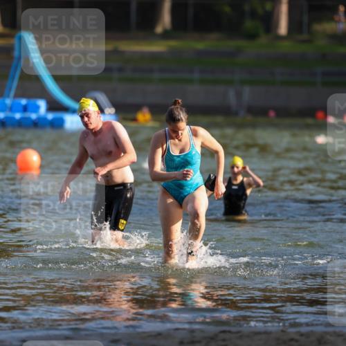 08.09.2024 - Stadtparktriathlon Michael Strokosch http://msf.ph/oto/7023736 08.09.2024 09:46:46 Schwimmen 204, 211 meine-sportfotos.de