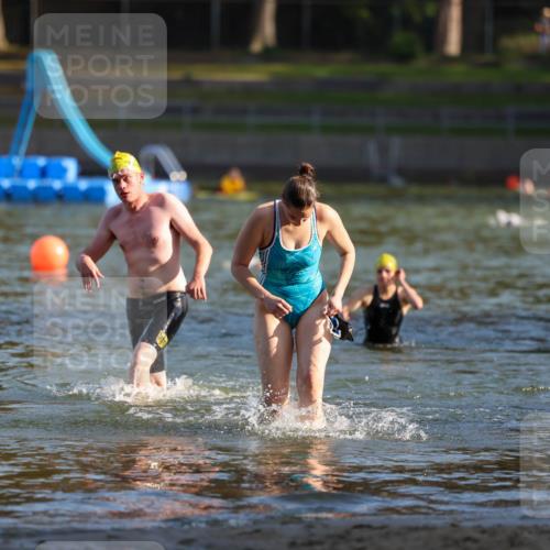 08.09.2024 - Stadtparktriathlon Michael Strokosch http://msf.ph/oto/7023740 08.09.2024 09:46:46 Schwimmen 204, 211 meine-sportfotos.de