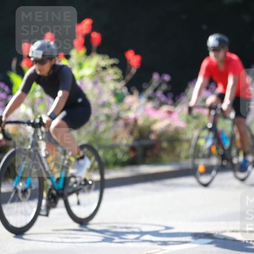08.09.2024 - Stadtparktriathlon Zöllner http://msf.ph/oto/7023743 08.09.2024 10:40:49 Radfahren 263, 265, 302, 335, 394, 444 meine-sportfotos.de