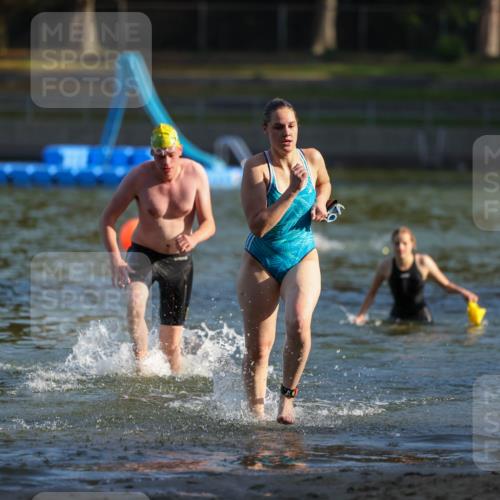 08.09.2024 - Stadtparktriathlon Michael Strokosch http://msf.ph/oto/7023754 08.09.2024 09:46:48 Schwimmen 204, 211, 243 meine-sportfotos.de
