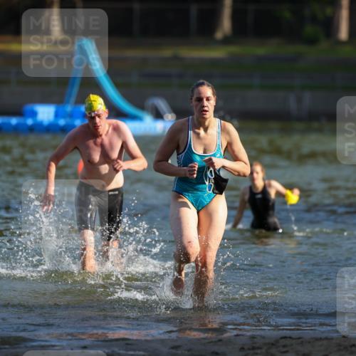 08.09.2024 - Stadtparktriathlon Michael Strokosch http://msf.ph/oto/7023760 08.09.2024 09:46:48 Schwimmen 204, 211, 243 meine-sportfotos.de