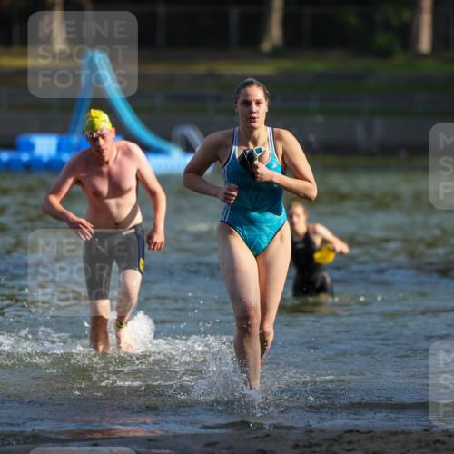 08.09.2024 - Stadtparktriathlon Michael Strokosch http://msf.ph/oto/7023766 08.09.2024 09:46:48 Schwimmen 204, 211, 243 meine-sportfotos.de
