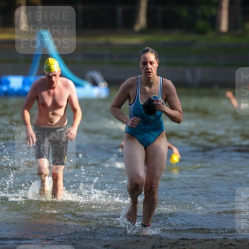 08.09.2024 - Stadtparktriathlon Michael Strokosch http://msf.ph/oto/7023776 08.09.2024 09:46:49 Schwimmen 204, 211, 243 meine-sportfotos.de
