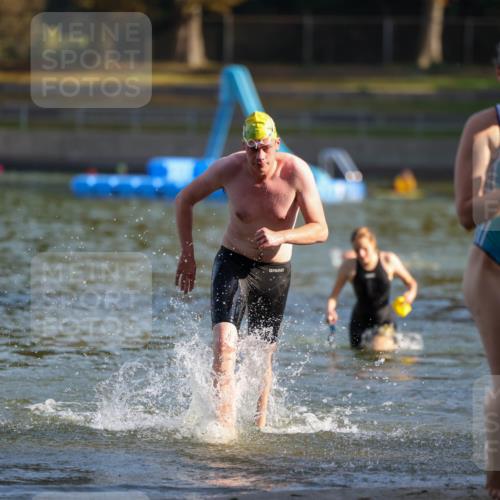08.09.2024 - Stadtparktriathlon Michael Strokosch http://msf.ph/oto/7023783 08.09.2024 09:46:50 Schwimmen 204, 211, 243 meine-sportfotos.de