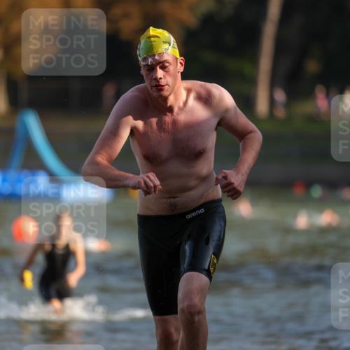 08.09.2024 - Stadtparktriathlon Michael Strokosch http://msf.ph/oto/7023819 08.09.2024 09:46:54 Schwimmen 204, 211, 243 meine-sportfotos.de