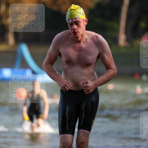 08.09.2024 - Stadtparktriathlon Michael Strokosch http://msf.ph/oto/7023824 08.09.2024 09:46:54 Schwimmen 204, 211, 243 meine-sportfotos.de