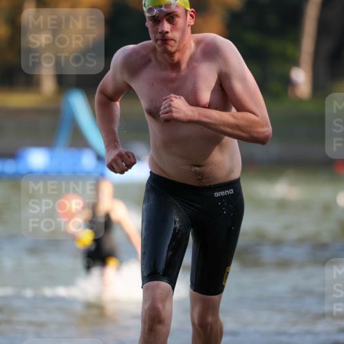 08.09.2024 - Stadtparktriathlon Michael Strokosch http://msf.ph/oto/7023829 08.09.2024 09:46:55 Schwimmen 204, 243 meine-sportfotos.de