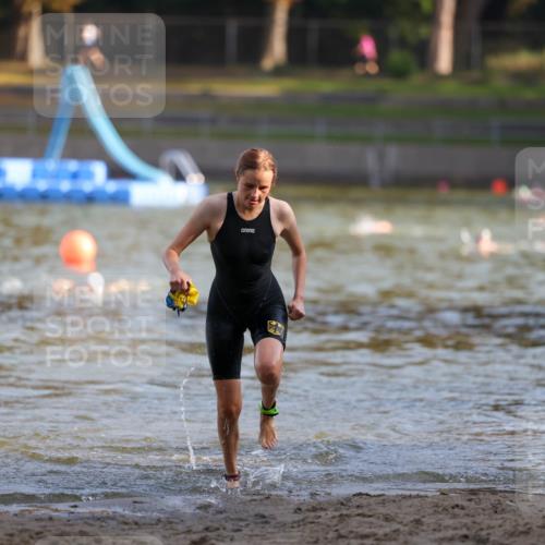 08.09.2024 - Stadtparktriathlon Michael Strokosch http://msf.ph/oto/7023852 08.09.2024 09:46:59 Schwimmen 243 meine-sportfotos.de