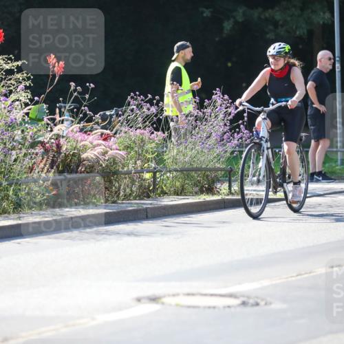 08.09.2024 - Stadtparktriathlon Zöllner http://msf.ph/oto/7023884 08.09.2024 10:41:31 Radfahren 251, 290, 306, 315, 327, 351, 391, 401, 411 meine-sportfotos.de