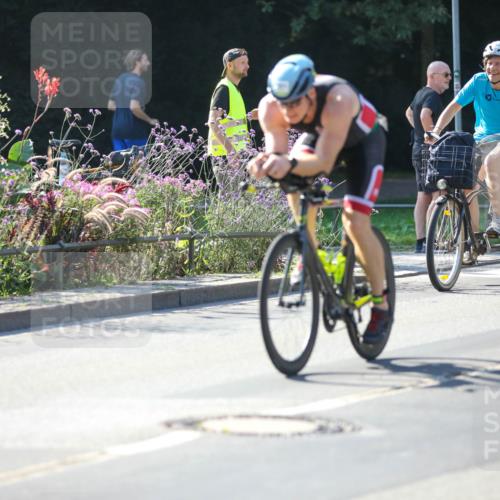 08.09.2024 - Stadtparktriathlon Zöllner http://msf.ph/oto/7023893 08.09.2024 10:41:36 Radfahren 251, 290, 317, 327, 383, 391, 401, 411 meine-sportfotos.de