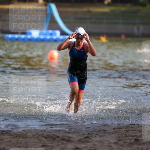 08.09.2024 - Stadtparktriathlon Michael Strokosch http://msf.ph/oto/7023915 08.09.2024 09:47:13 Schwimmen 217 meine-sportfotos.de