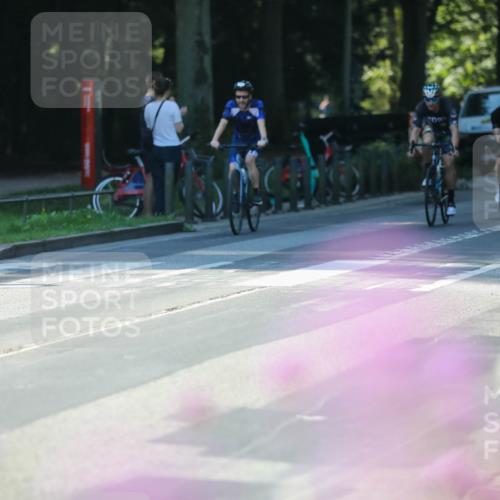 08.09.2024 - Stadtparktriathlon Zöllner http://msf.ph/oto/7023939 08.09.2024 10:41:57 Radfahren 276, 369, 386, 387, 408, 449, 460 meine-sportfotos.de