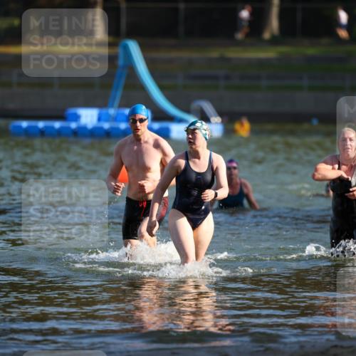08.09.2024 - Stadtparktriathlon Michael Strokosch http://msf.ph/oto/7023989 08.09.2024 09:47:40 Schwimmen 188, 205, 220, 259 meine-sportfotos.de