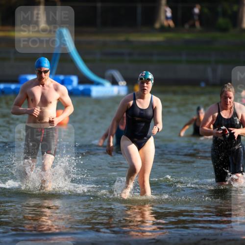 08.09.2024 - Stadtparktriathlon Michael Strokosch http://msf.ph/oto/7024015 08.09.2024 09:47:41 Schwimmen 188, 205, 220, 259 meine-sportfotos.de